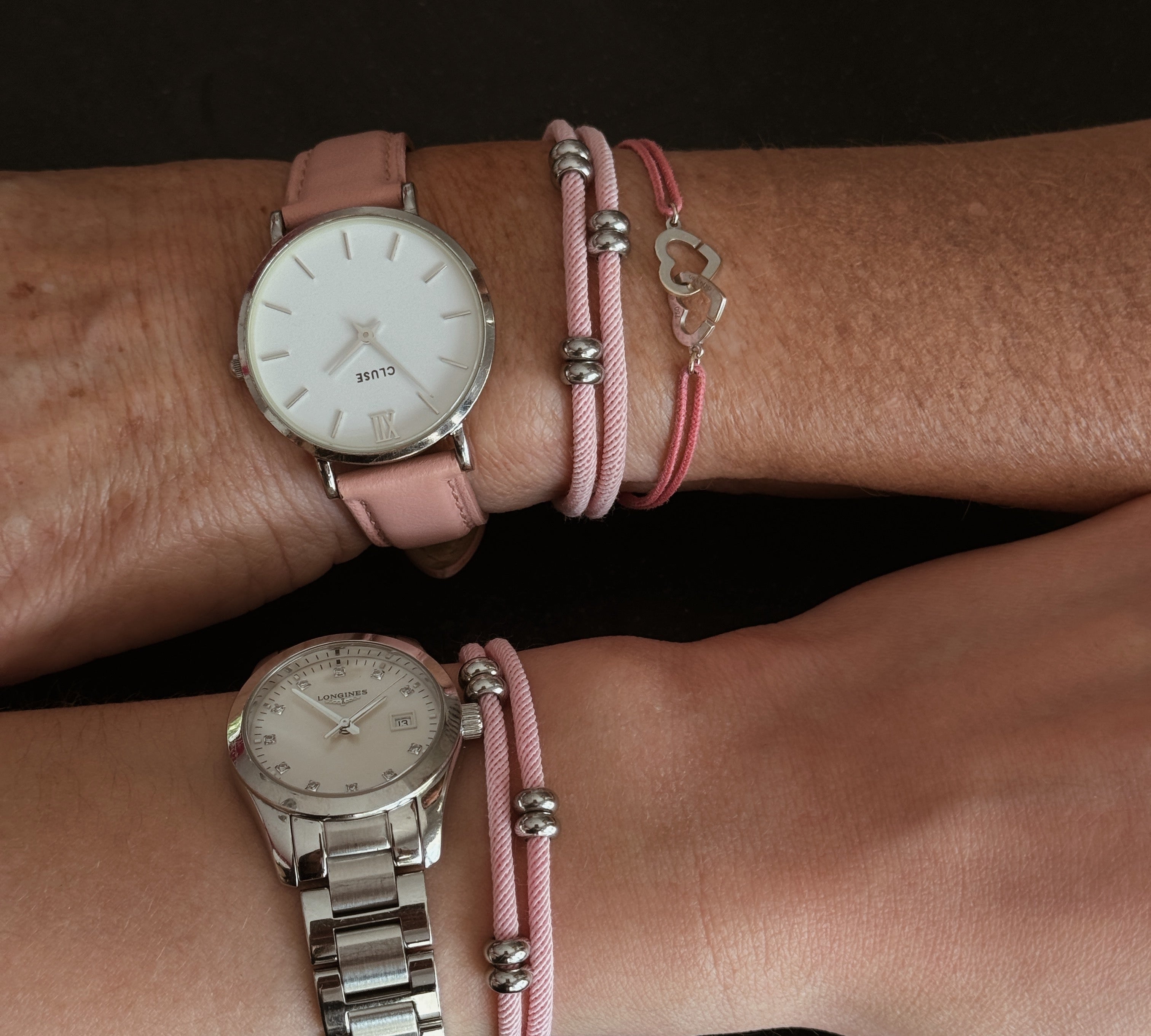 bracelets cordons colorés assortis entre mère et fille - occasion fête des mères 2026 - bracelets communs