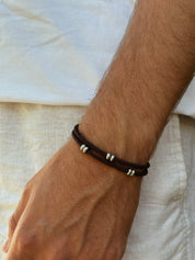 bracelet cordon marron modèle bliss marque AGALINO photo porté homme
