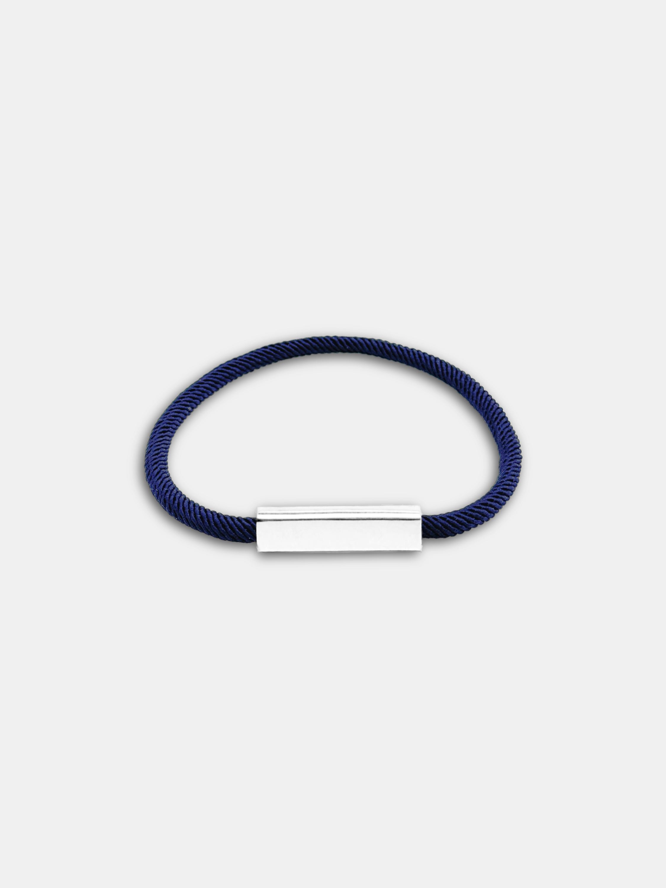Détail du bracelet cordon Essential Bleu Nuit fermoir waterproof - Bijou assemblé main AGALINO