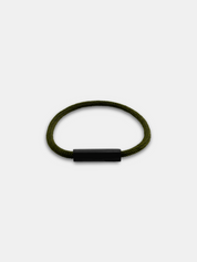 Détail du bracelet cordon Essential Kaki fermoir noir waterproof - Bijou artisanal AGALINO
