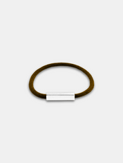 Détail du bracelet cordon Essential Marron fermoir argenté waterproof - Bijou artisanal AGALINO