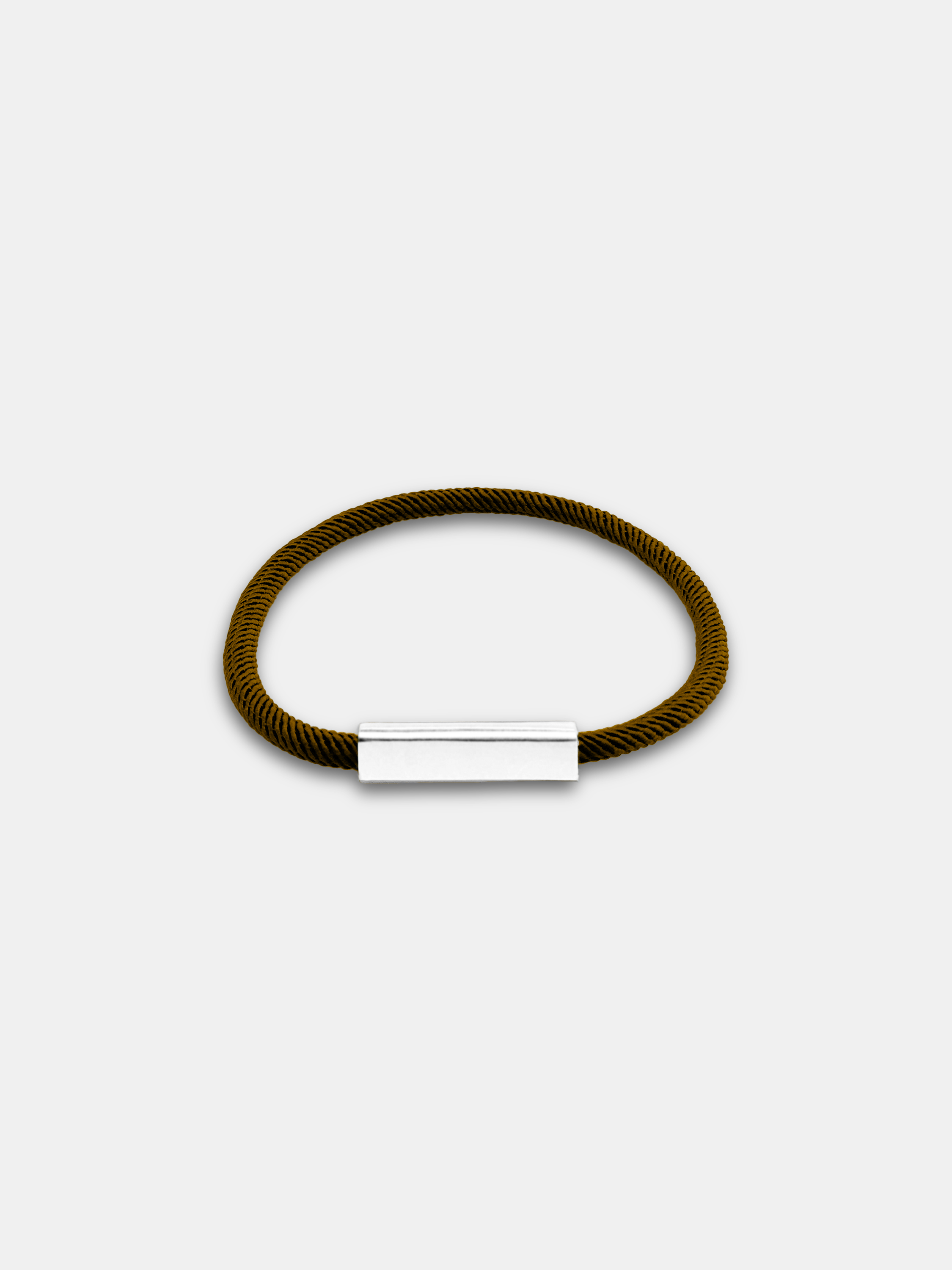 Détail du bracelet cordon Essential Marron fermoir argenté waterproof - Bijou artisanal AGALINO