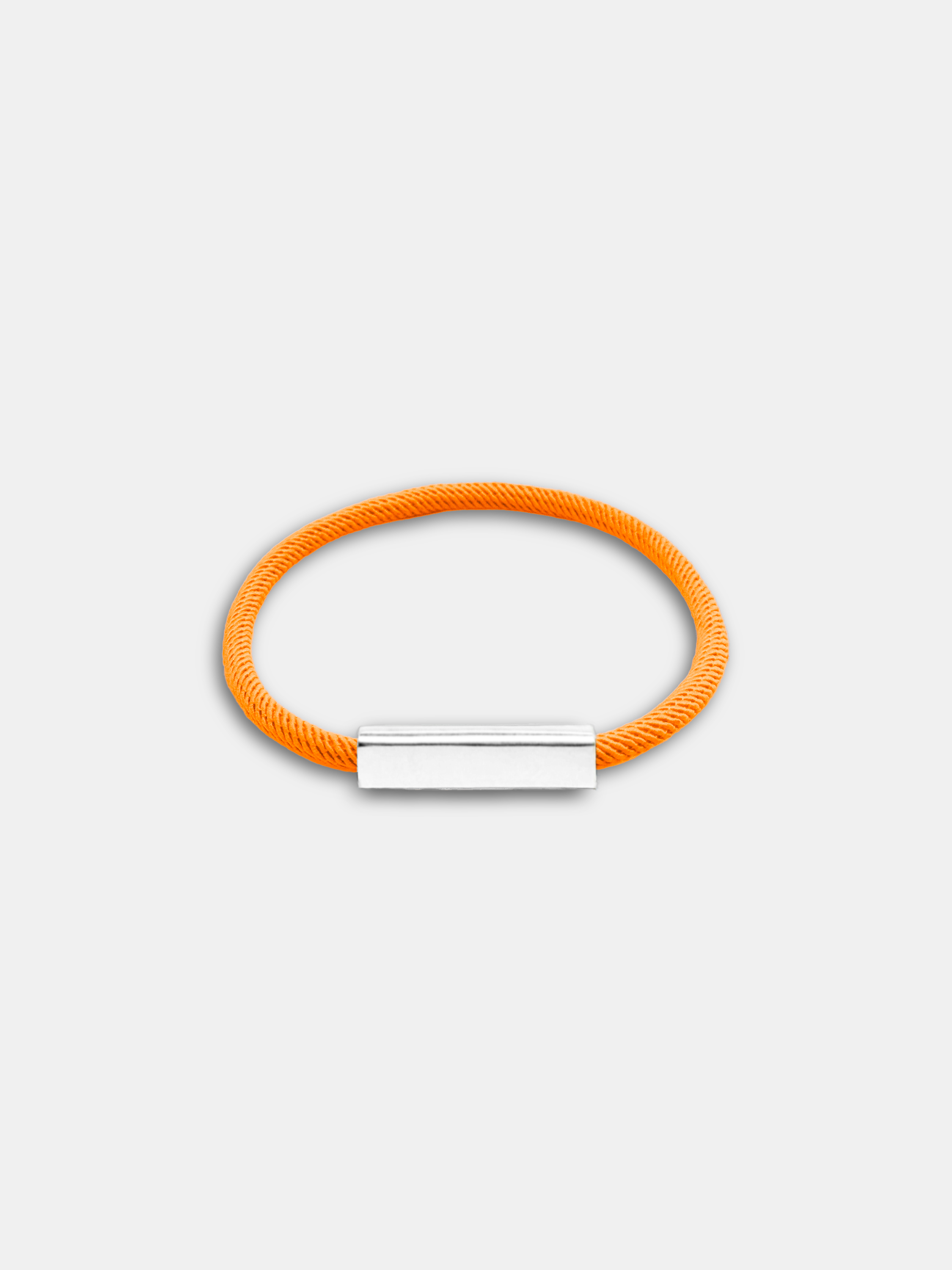 Détail du bracelet cordon Essential Orange fermoir argenté waterproof - Bijou artisanal AGALINO