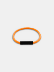 Détail du bracelet cordon Essential Orange fermoir noir waterproof - Bijou artisanal AGALINO