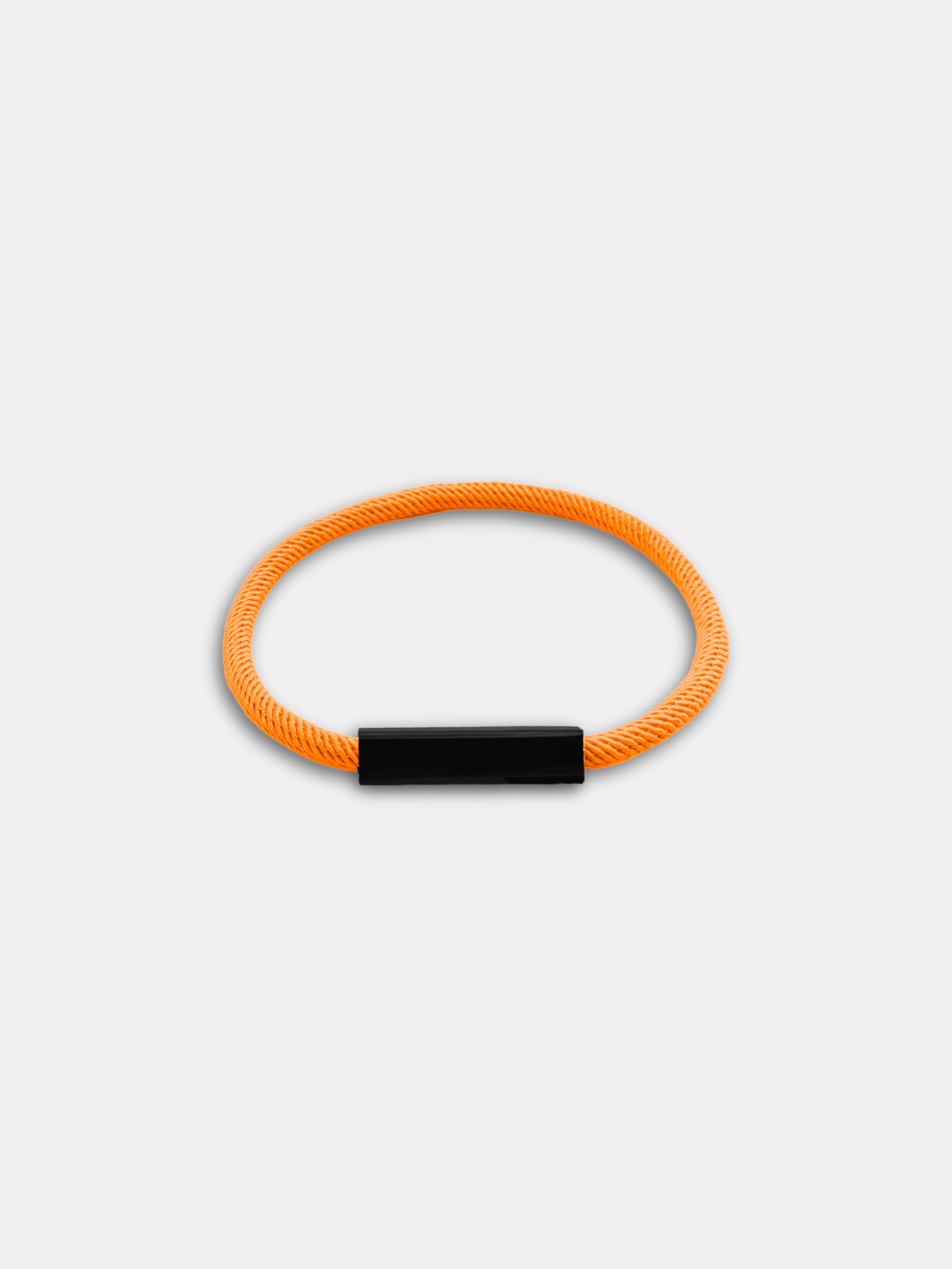 Détail du bracelet cordon Essential Orange fermoir noir waterproof - Bijou artisanal AGALINO