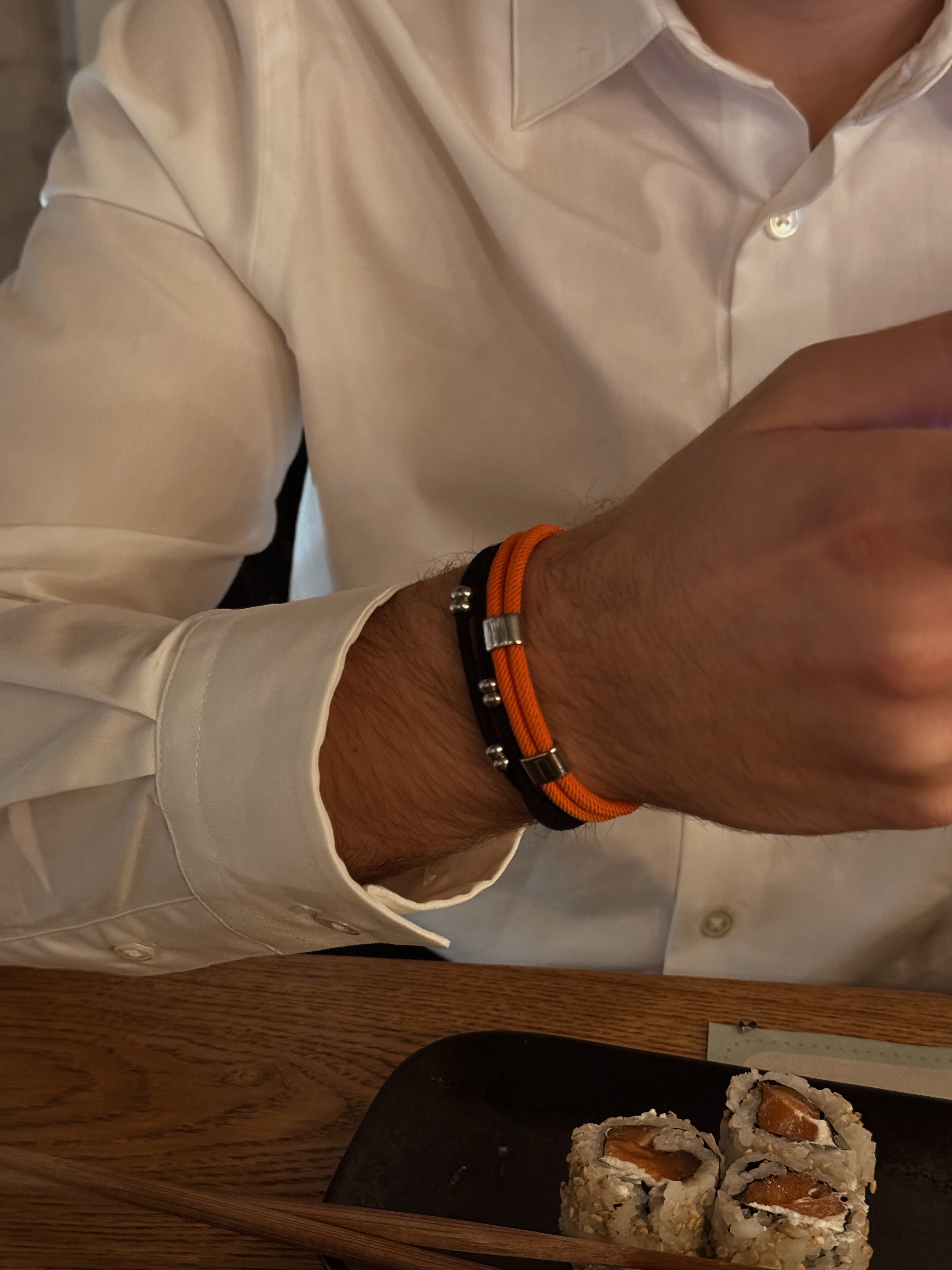 bracelet cordon orange modèle timeless de la marque AGALINO