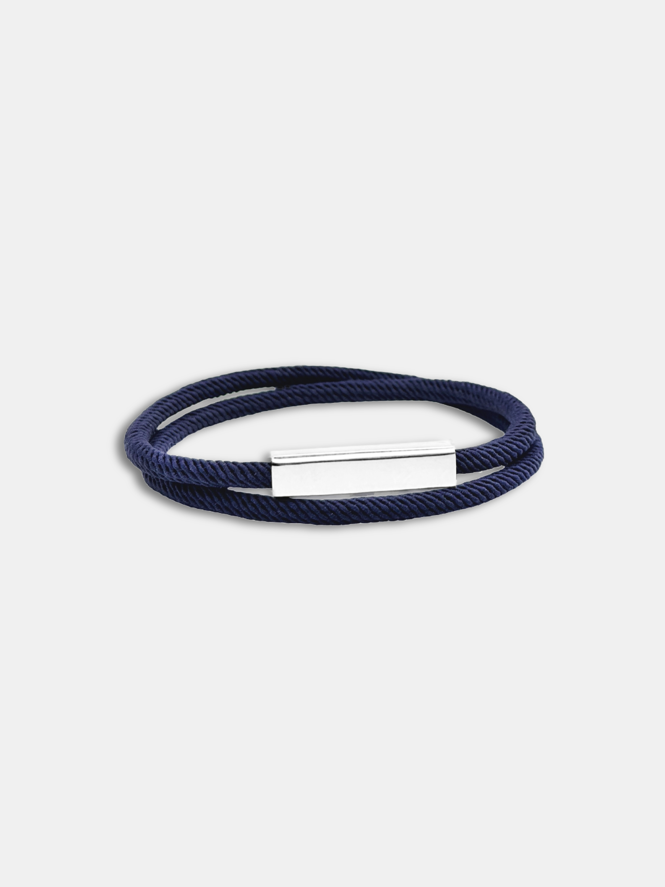 Détail du bracelet cordon Link Bleu Nuit fermoir waterproof - Bijou assemblé main AGALINO