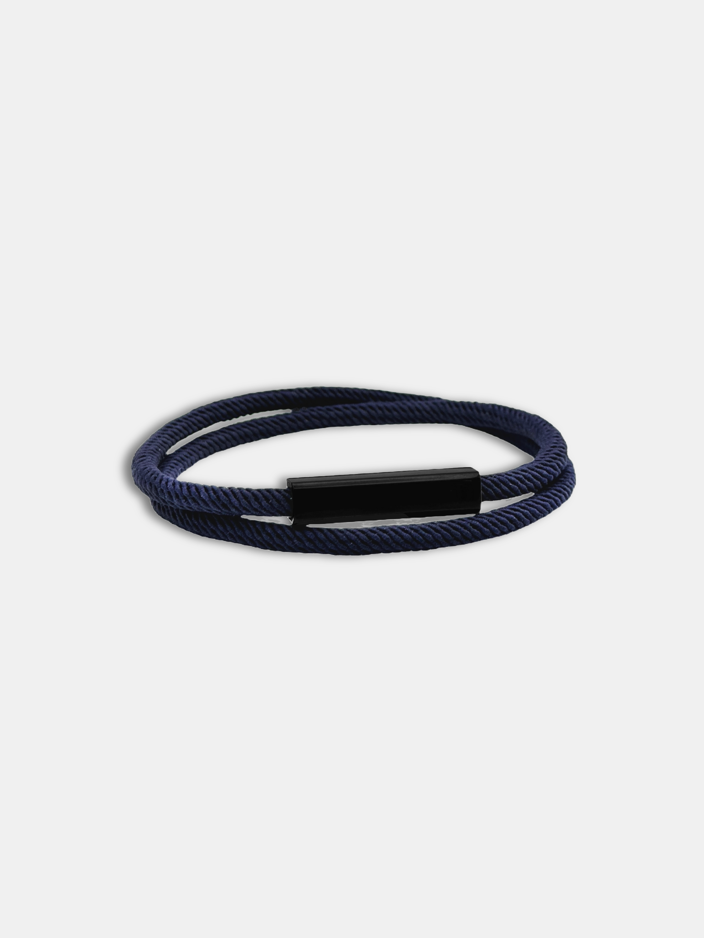 Détail du bracelet cordon Link Bleu Nuit fermoir noir Intense waterproof - Bijou artisanal AGALINO