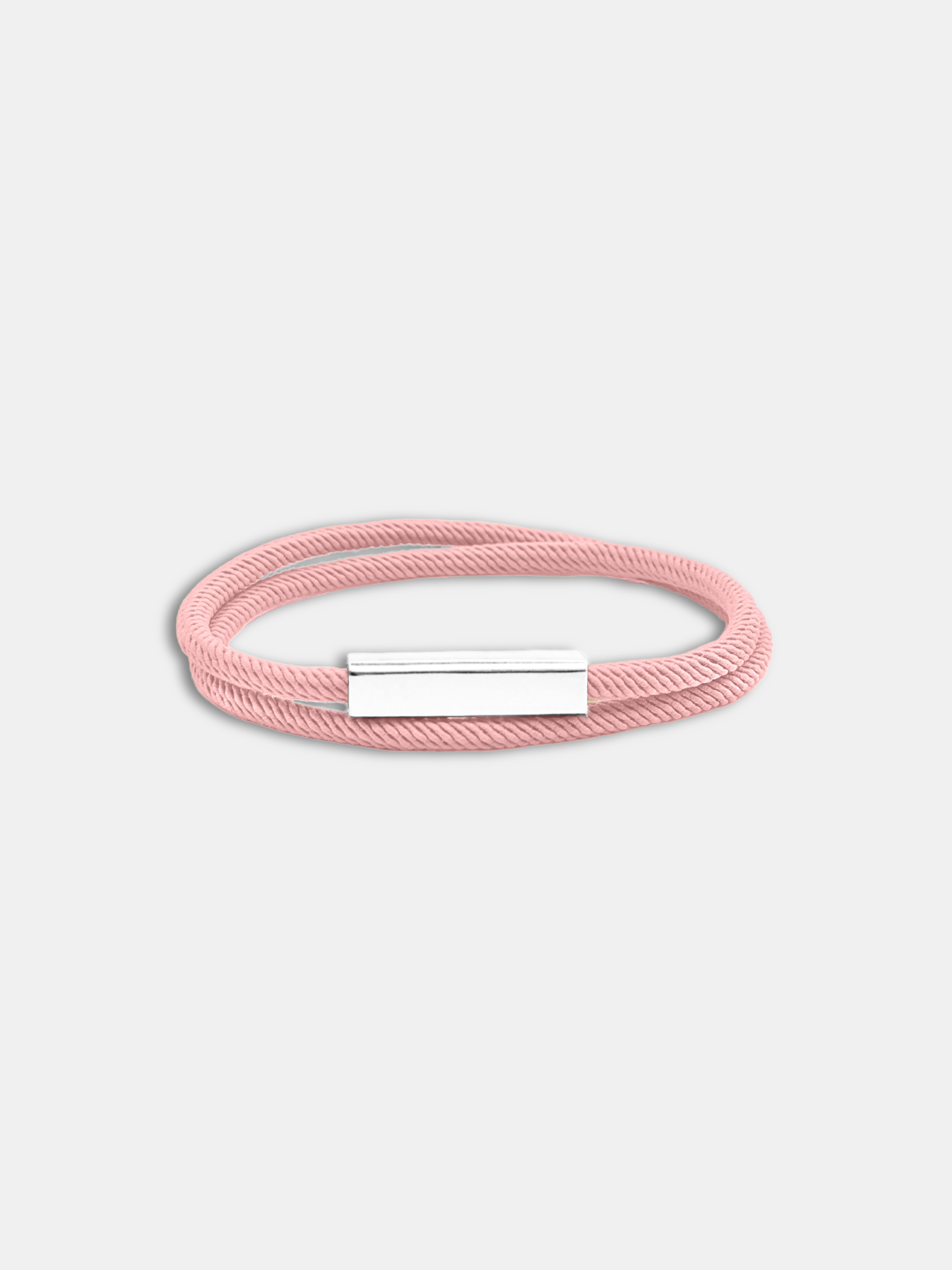 Détail du bracelet cordon Link Rose Poudré fermoir waterproof - Bijou assemblé main AGALINO