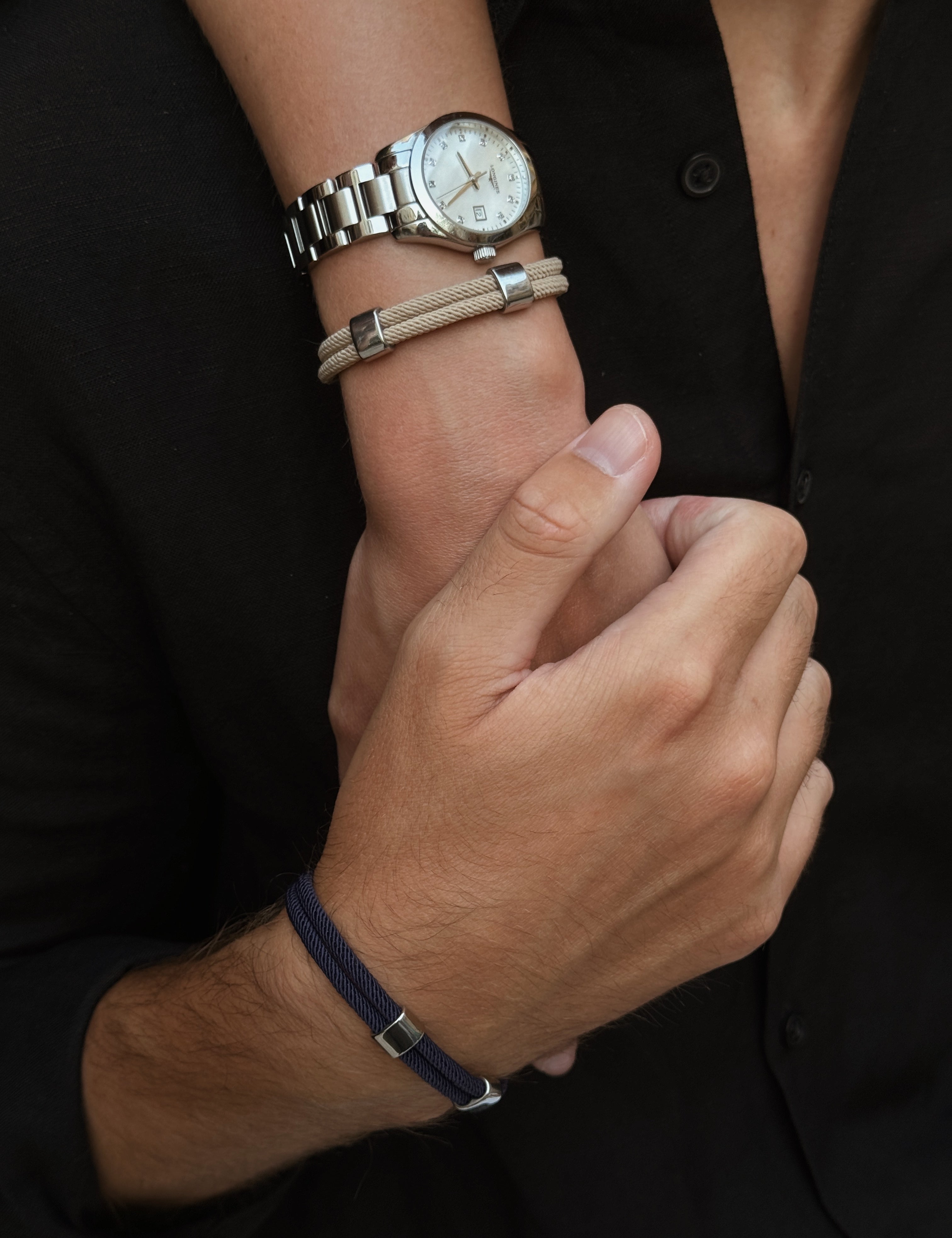 duo de bracelets cordon modèle timeless - marque AGALINO - photo porté coloris beige et bleu marine