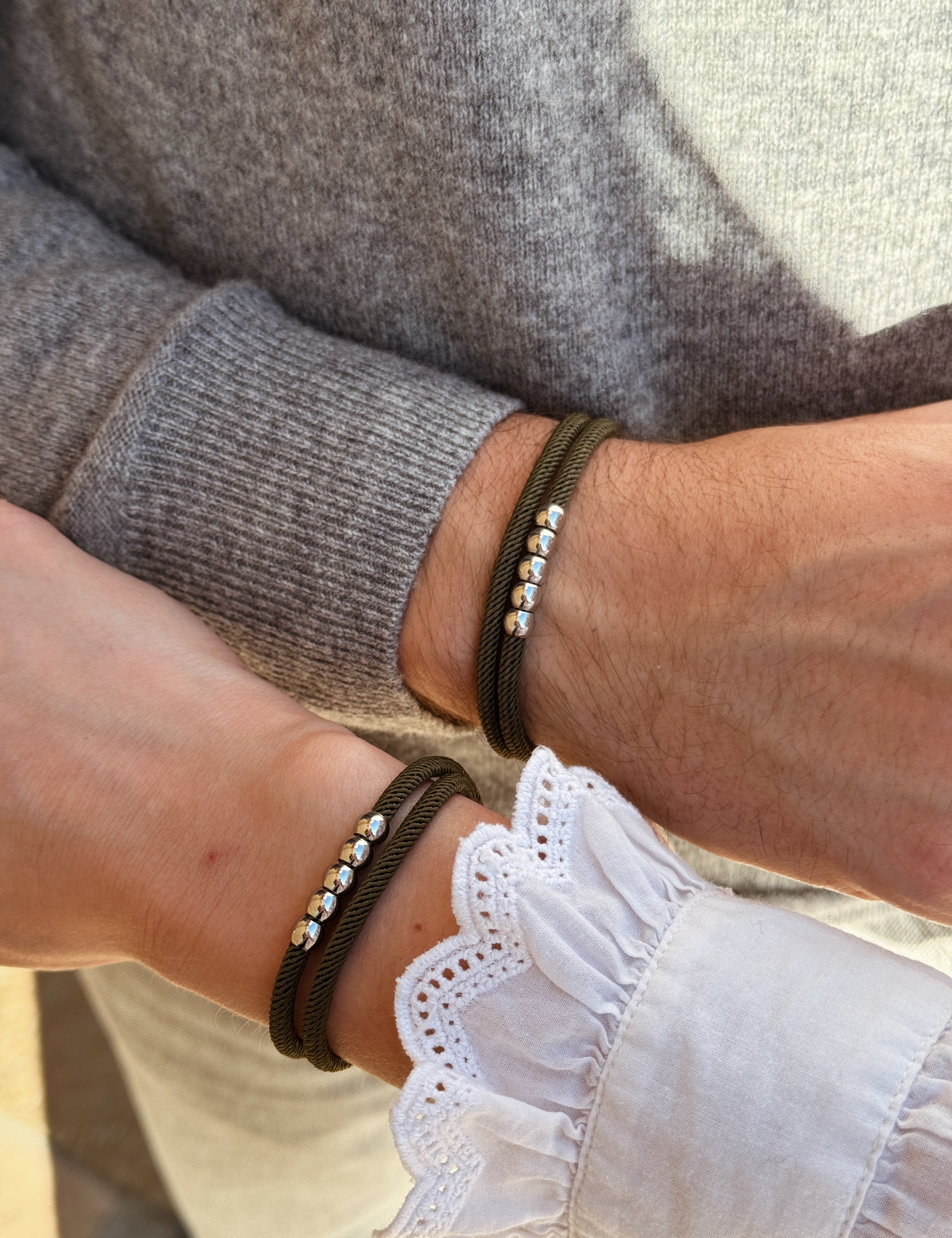 duo couple bracelets cordons assortis ensemble couleur kaki marque AGALINO